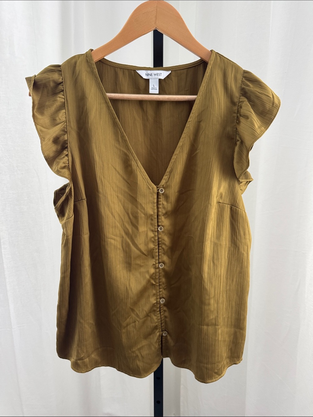 Nine West Olive Green Ruffle Cap Sleeve Button-Front V-Neck Blouse